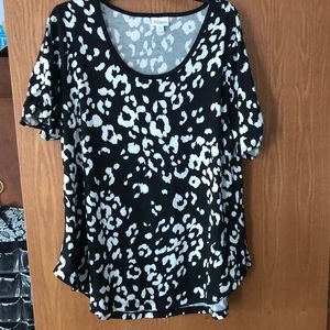 LuLaRoe Morgan top